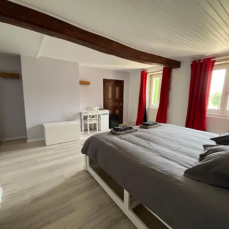 Au Clair De La Pierre - D'hôtes * Siccieu-Saint-Julien-et-Carisieu