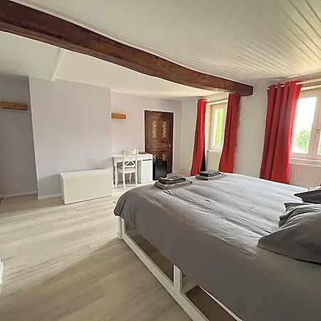 Au Clair De La Pierre - D'hotes